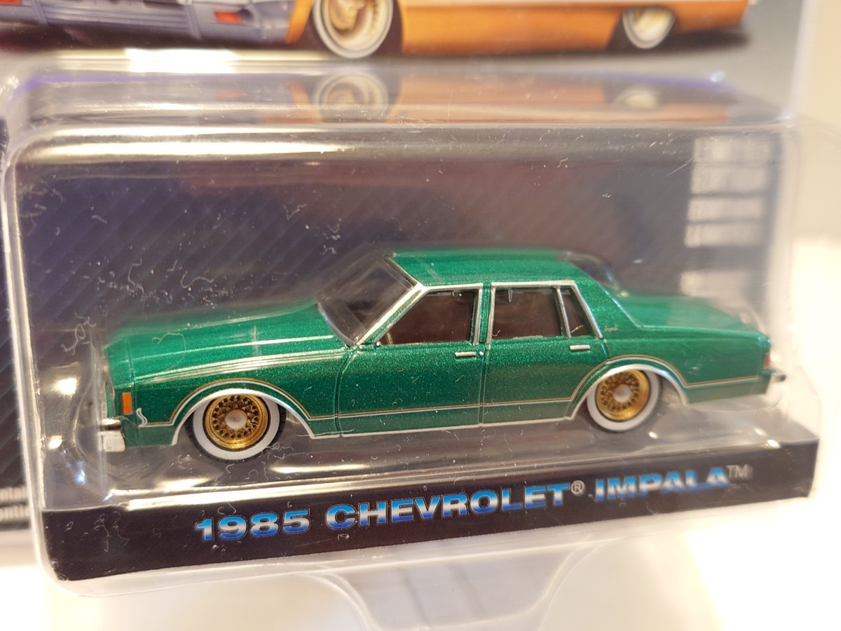 グリーンライト　1/64 　ローライダー　シボレー インパラ　未開封　ミニカー　impala_画像1