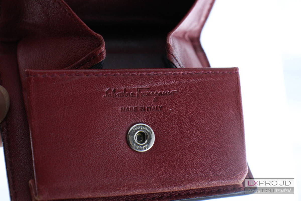  хорошая вещь *Q13 FERRAGAMO Ferragamo REVIVAL Revival кошелек для мелочи . ячейка для монет 66A137 примерно 7×8.5×1.3cm черный × красный BOX мелочь .. стандартный товар 