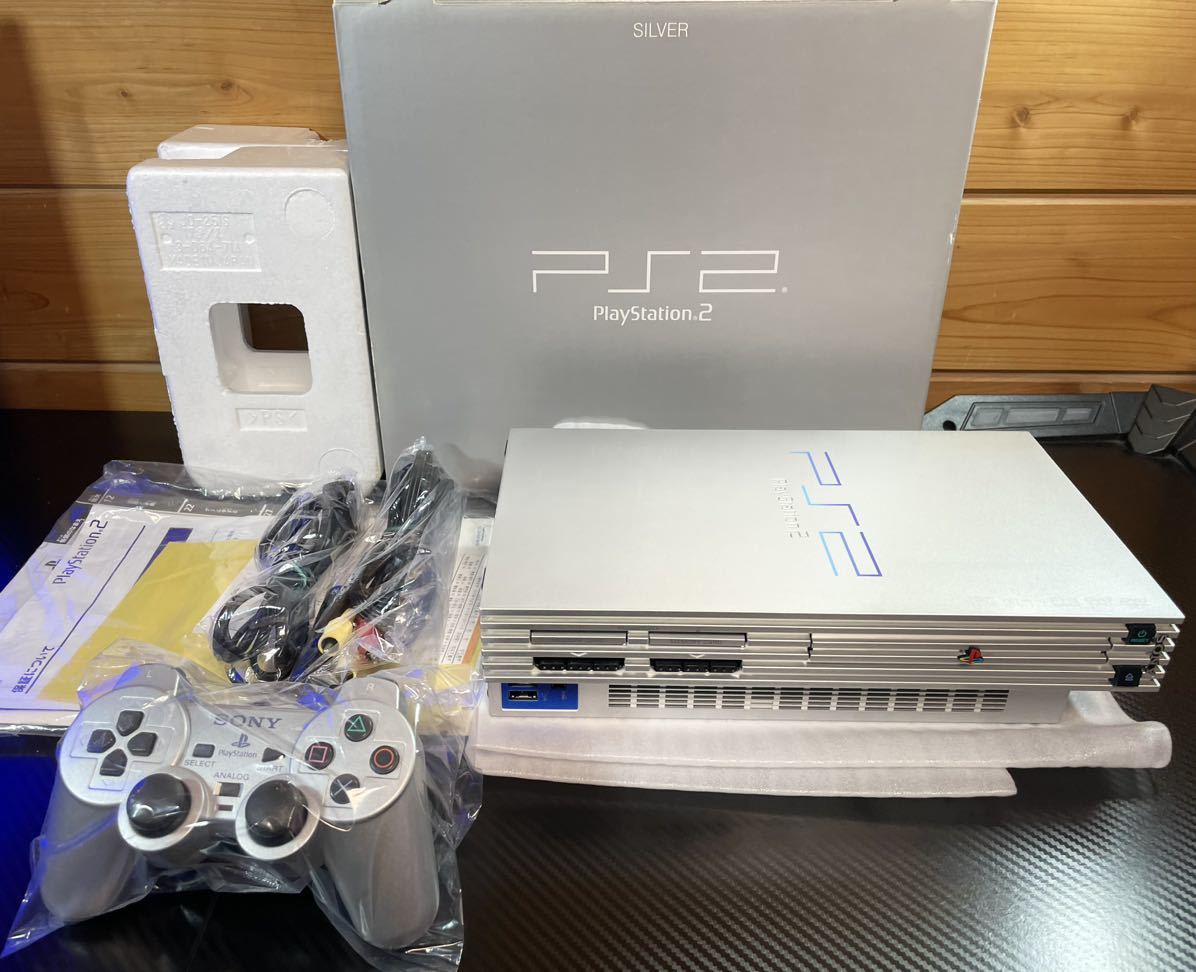 動作品 希少カラー SONY プレステ 2 シルバー SILVER PS2 本体セット PlayStation2 SCPH 39000 送料無料 _画像2