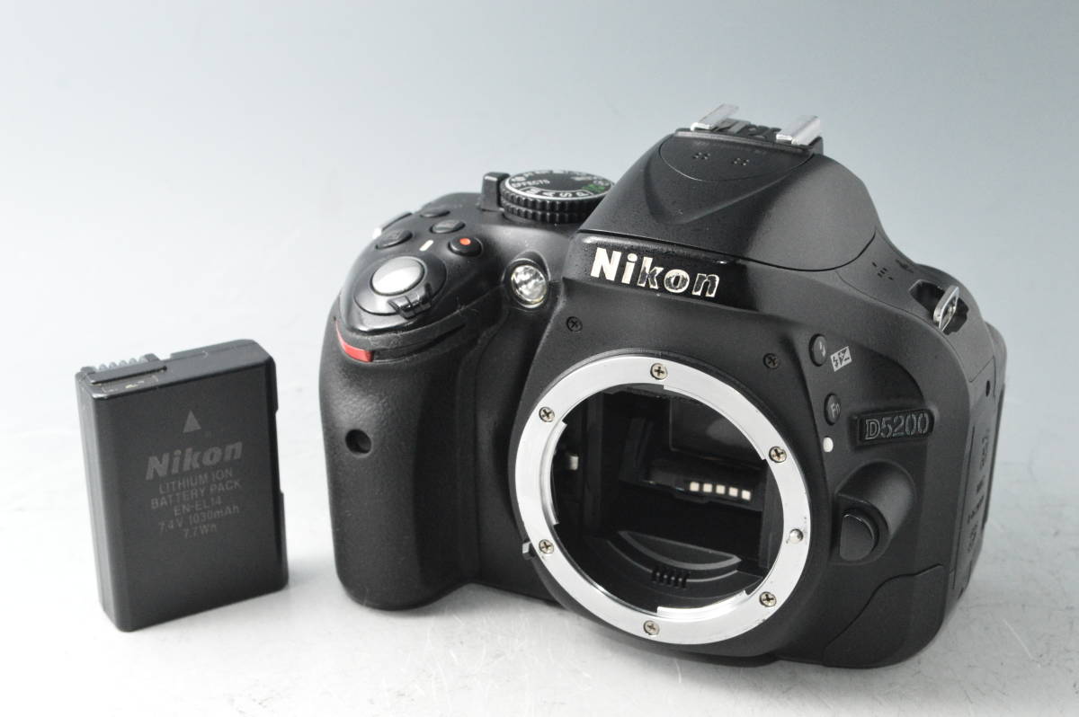 #a0664【並品】 Nikon ニコン D5200 ボディ ブラックの画像1