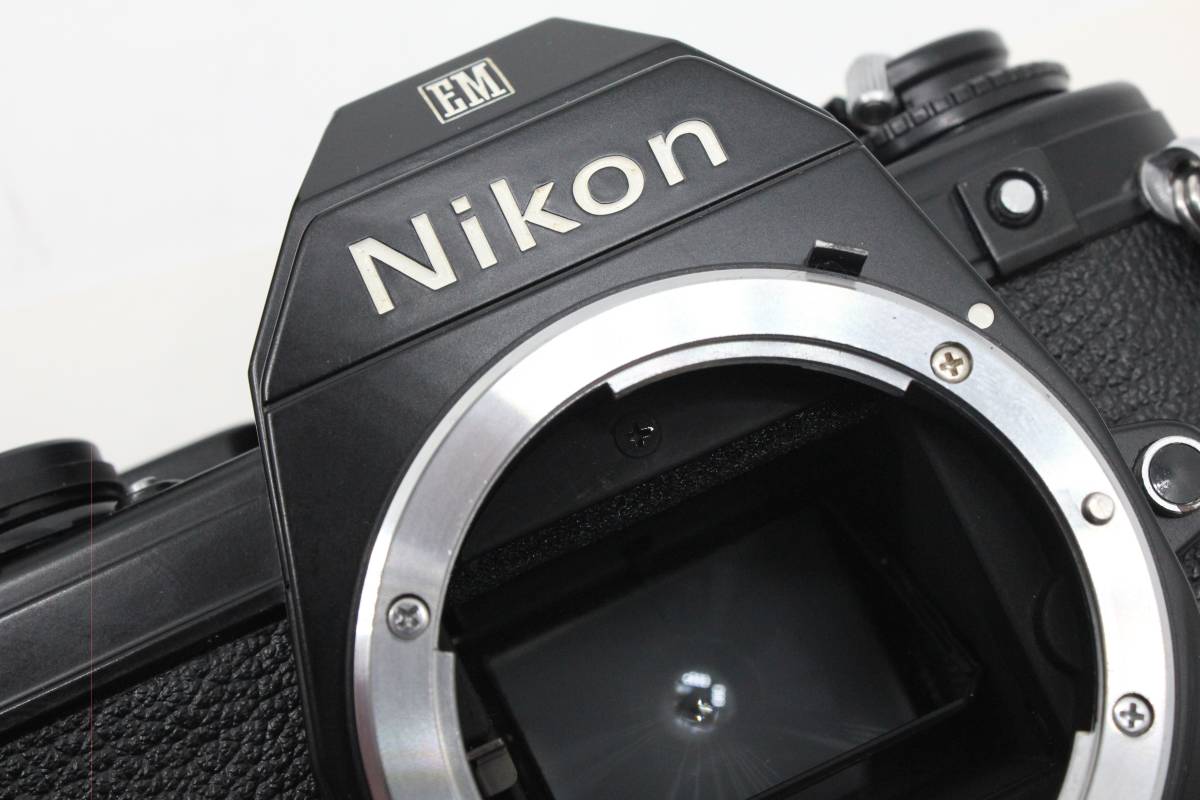 【動作確認済／超美品】 ニコン Nikon EM ボディ 678万番 アイカップ 取説 MT4153_画像3