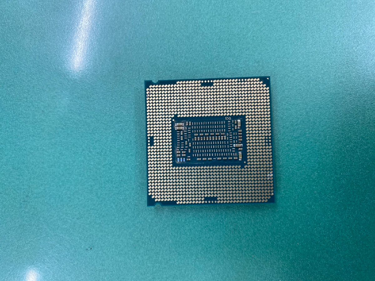 Intel CPU Core i7 8700 BOX CPUクーラー付属！ 中古Cランク【動作確認済み】_画像4