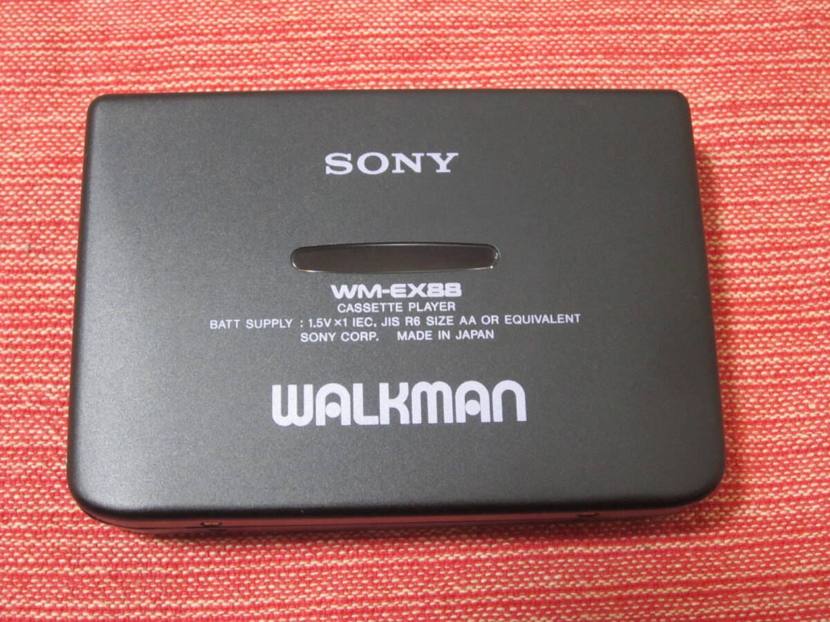 美品!!　ソニー　SONY ウォークマン　WALKMAN ポータブルカセットプレーヤー　WM-EX88　ジャンク　MADE IN JAPAN_画像4