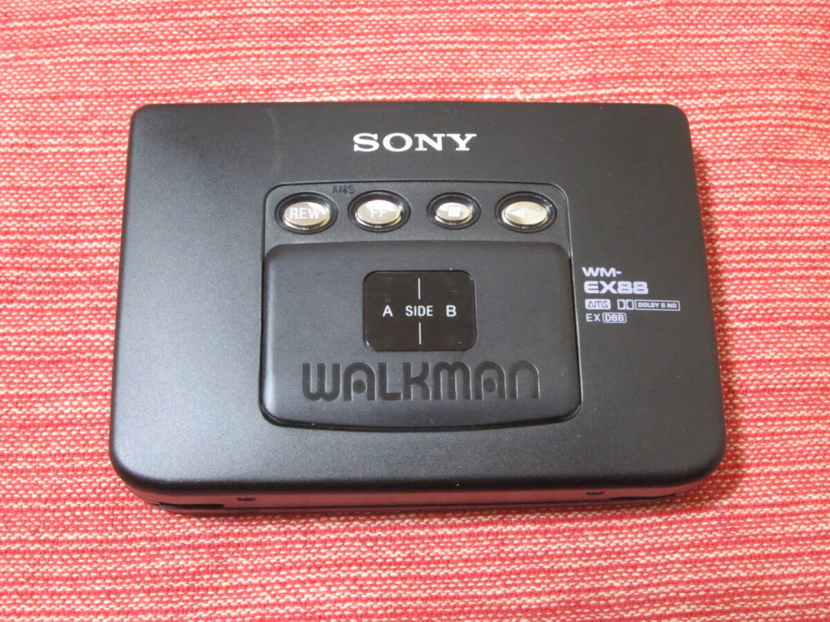 美品!!　ソニー　SONY ウォークマン　WALKMAN ポータブルカセットプレーヤー　WM-EX88　ジャンク　MADE IN JAPAN_画像1