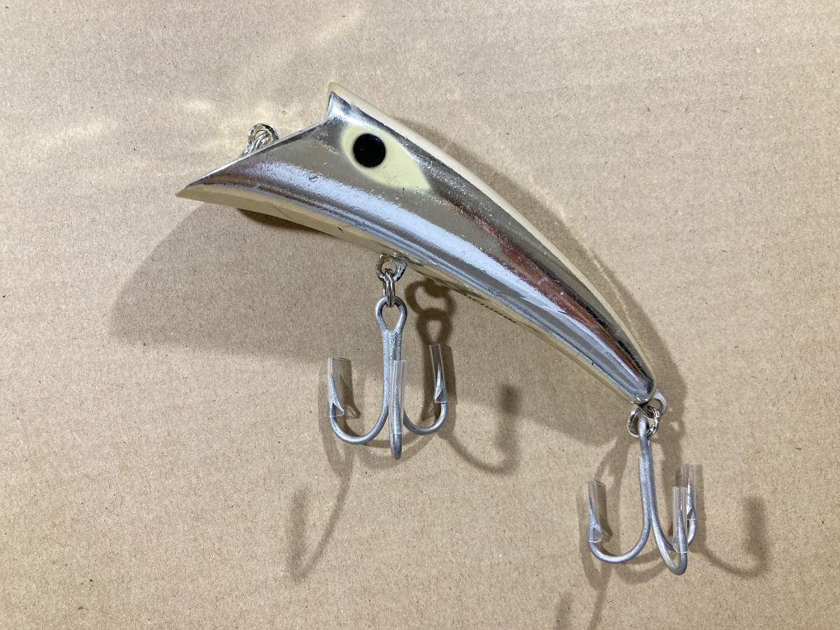 オールド ヘドン マグナム ヘッドプラグ NP Heddon Magnum Hedd Plug / ラッキー13 スミス バルサ50 ズイール ハトリーズ 道楽 ABU チャブ_白い光の反射(照明)や影が写り込んでいます