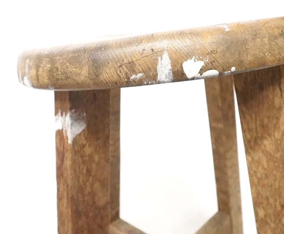 使い込まれた無垢材の雰囲気が魅力的！昭和レトロ 木製丸椅子 花台 和家具 1960〜1970年代 YMI602_画像5