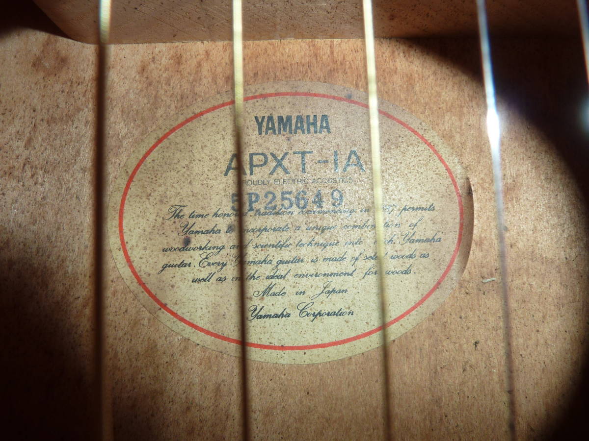 Yamaha製 小型のエレアコ ギター APXT-IA_画像10