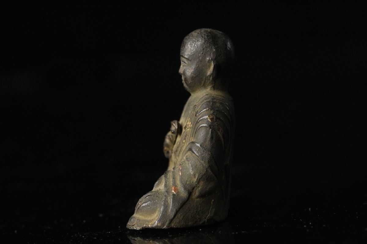 【LIG】時代仏教美術 銅製 弘法大師像 5㎝ 懐中仏 豆仏 旧家収蔵品 [.R]23.12_画像3