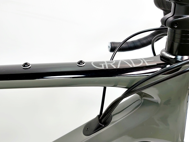 ▼▼未使用 ジーティー GT GRADE CARBON ELITE 2024年モデル カーボン グラベル ロードバイク Mサイズ 2×10速 グレー_画像6