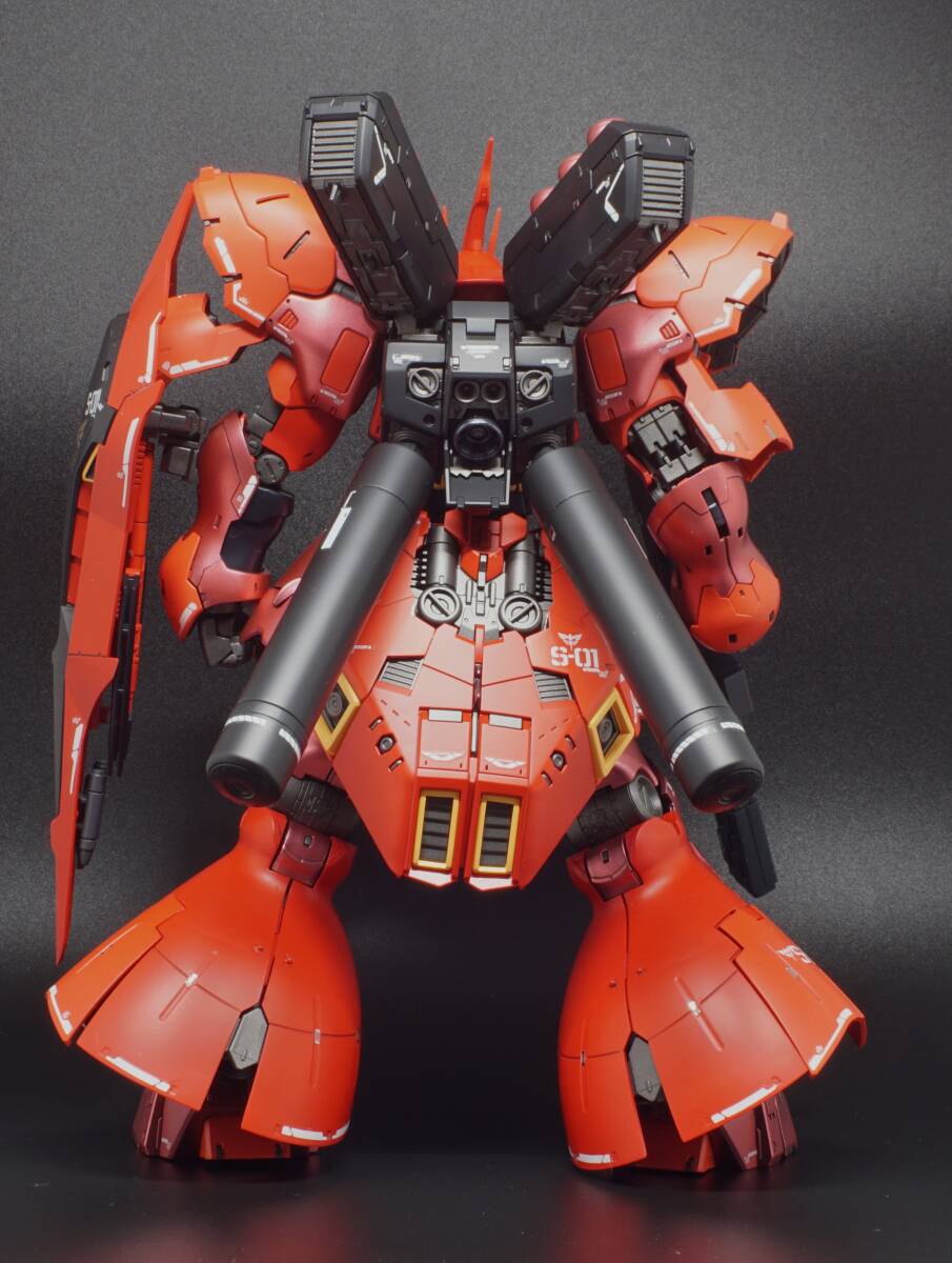 RG サザビー　塗装済み完成品　ガンプラ　_画像4