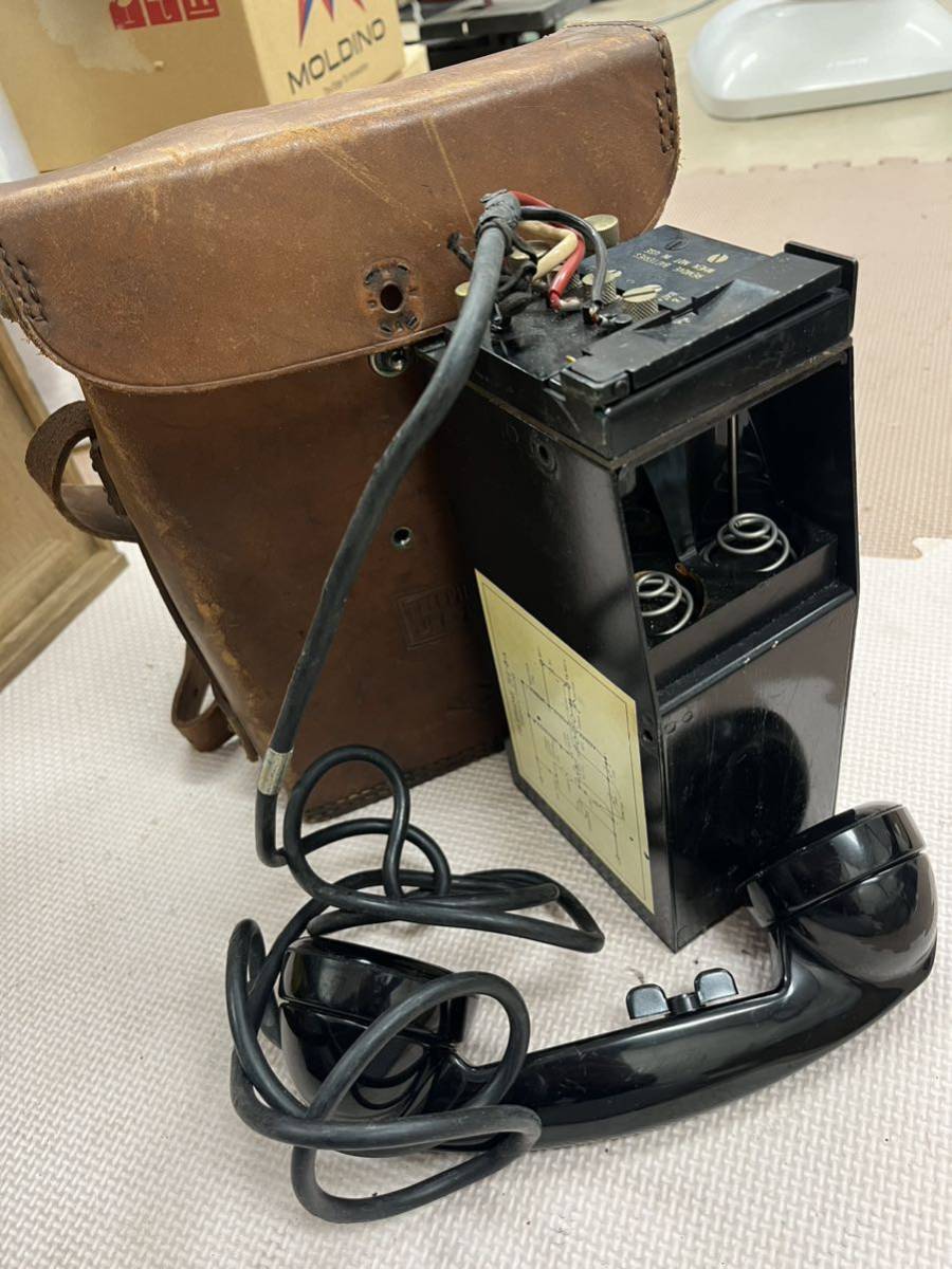 希少　革ケース付き　野外電話機　JEE-8-C NEC通信機　1958年五月製　陸上自衛隊？　野戦電話機　受話器　ジャンク品 飾り用 飾物 現状品 _画像5