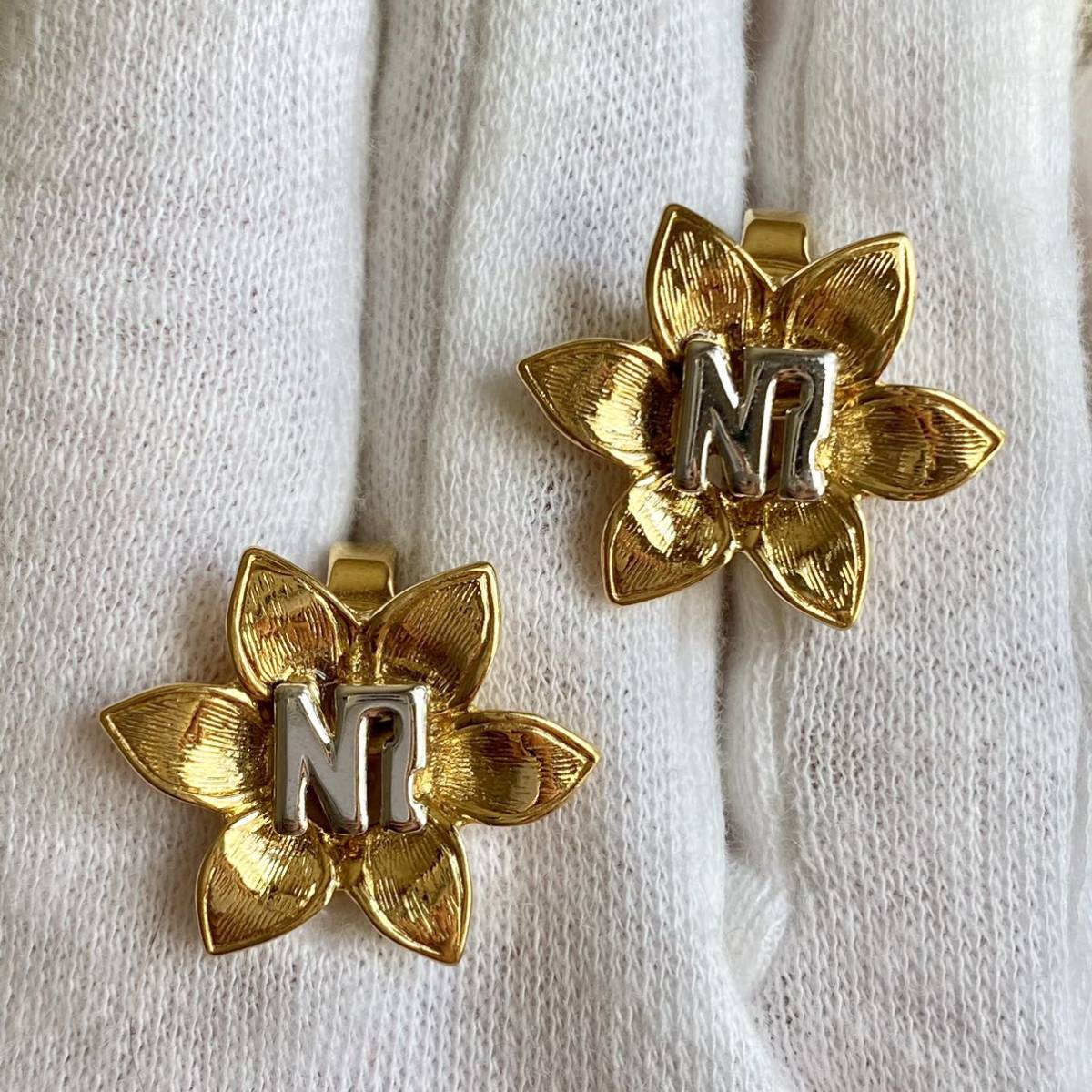 NINA RICCI ニナリッチ フラワー モチーフ イヤリング ゴールド × シルバーカラー ロゴ ヴィンテージ vintage アクセサリー 装飾品_画像8