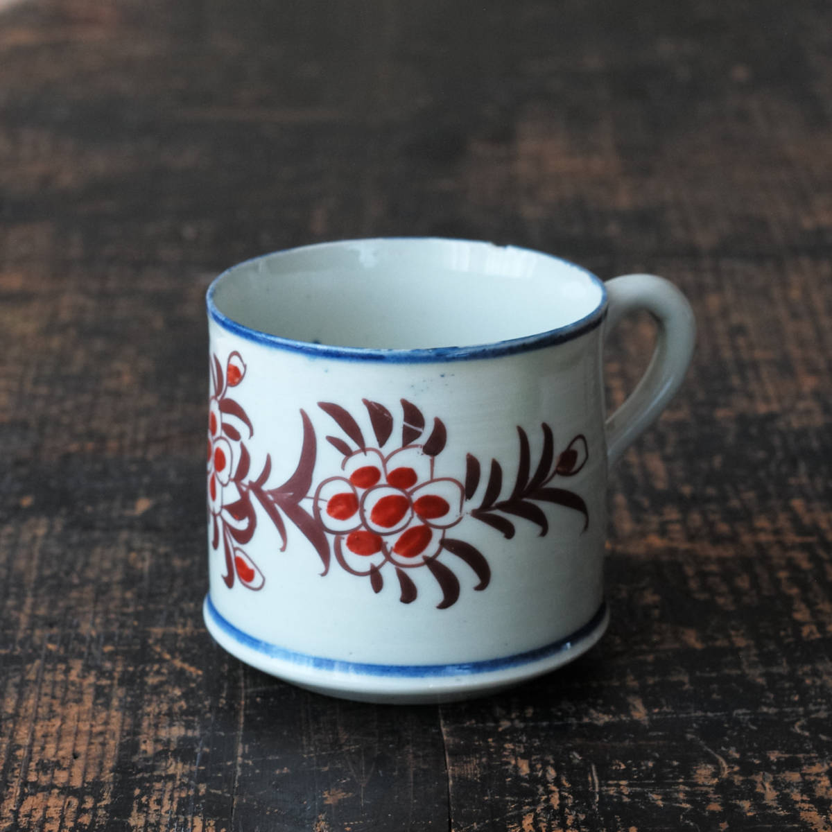  wave . see . Japan most old. mug Edo era curtain end / antique blue and white ceramics red .. flower writing comp la bin old Imari coffee cup ... Dell fto