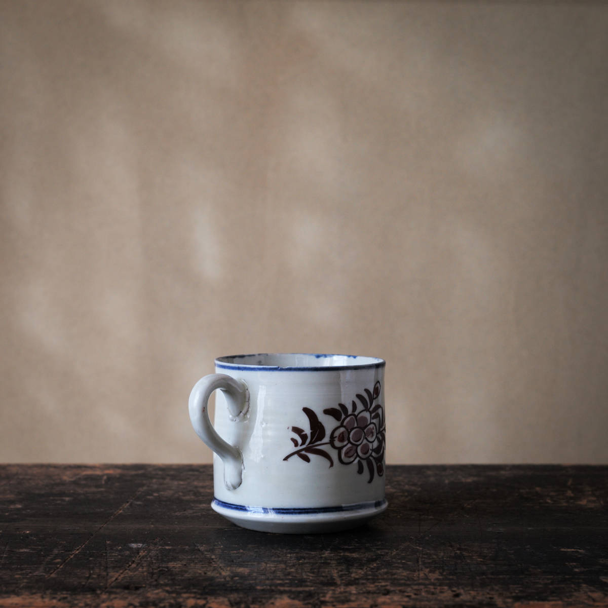  wave . see . Japan most old. mug Edo era curtain end / antique blue and white ceramics red .. flower writing comp la bin old Imari coffee cup ... Dell fto