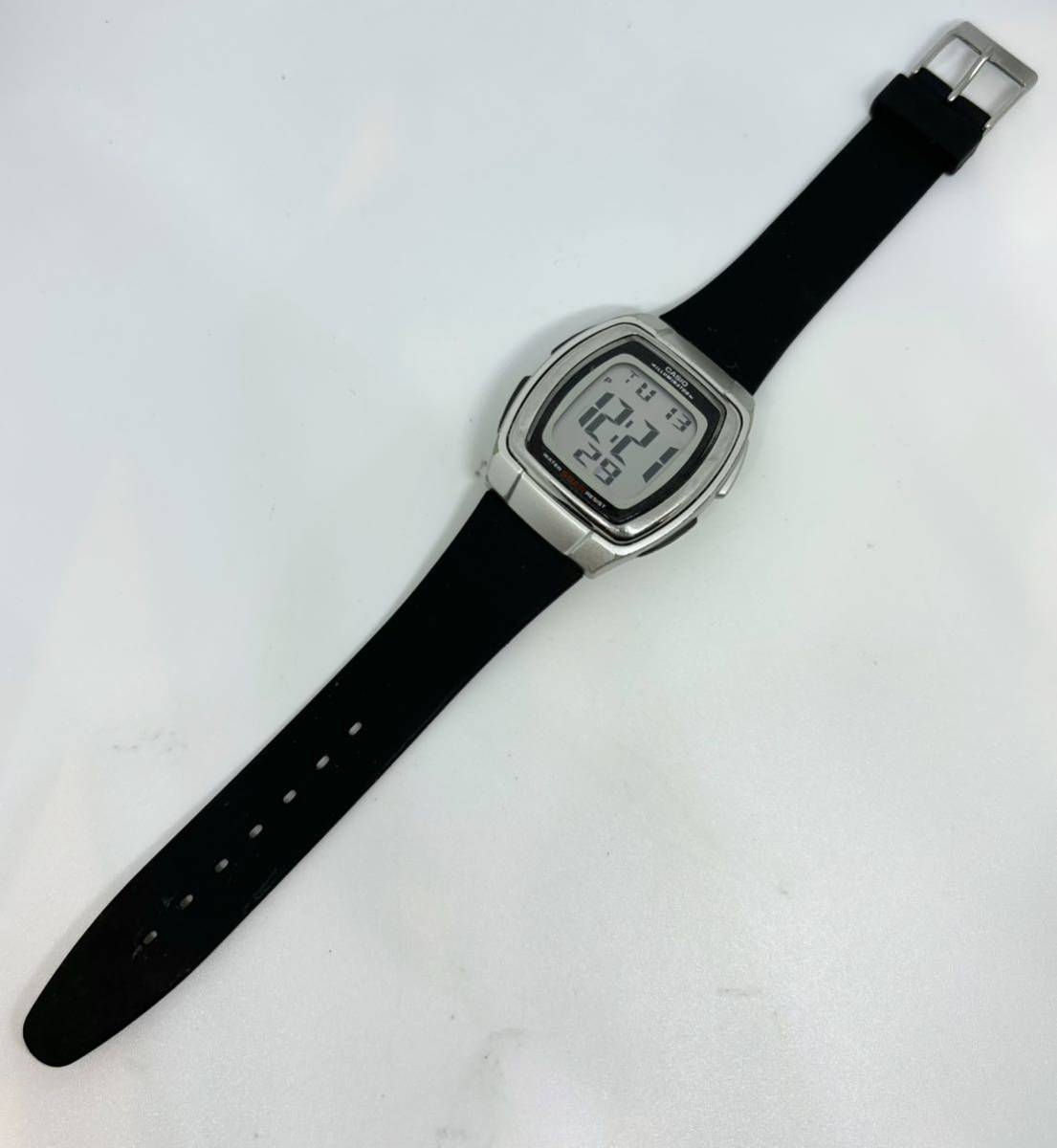 カシオ W-E10 電池交換済み デジタル腕時計 イルミネーター CASIO チープカシオ チプカシ_画像2