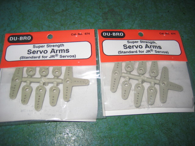 【新品即決】DU-BRO Servo Arms　JRサーボ用ホーン　8個入り×2袋、、、（K中）_画像1