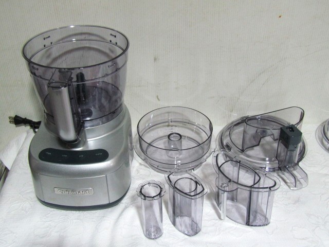 【美品】○コンエアージャパン Cuisinart 13カップフードプロセッサー CFP-26SVPCJ 調理 野菜 お菓子 スパチュラ欠品  O.02.27.Mの画像6