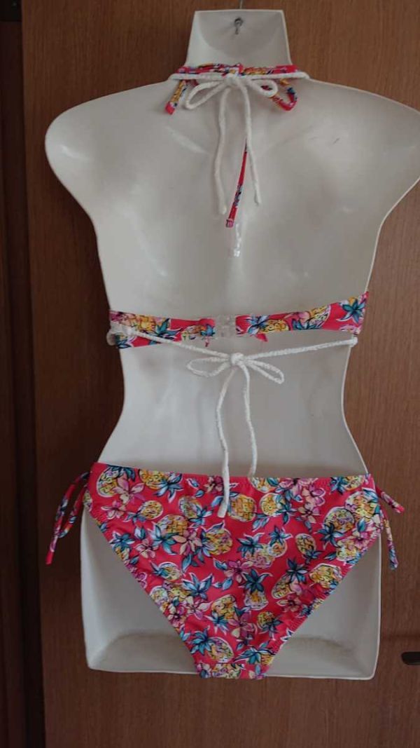 ☆赤×花柄×白レース☆重ね着ビキニ２点セット☆９M☆ワイヤー入り☆_画像2