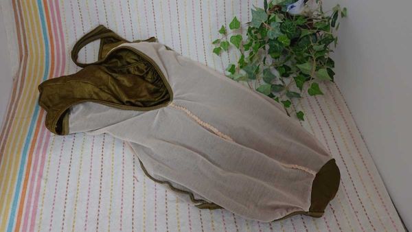 ☆CHARLE☆光沢あり☆カーキ系ワンピース水着☆9M・B☆日本製☆総裏地あり☆シャルレ☆_画像4