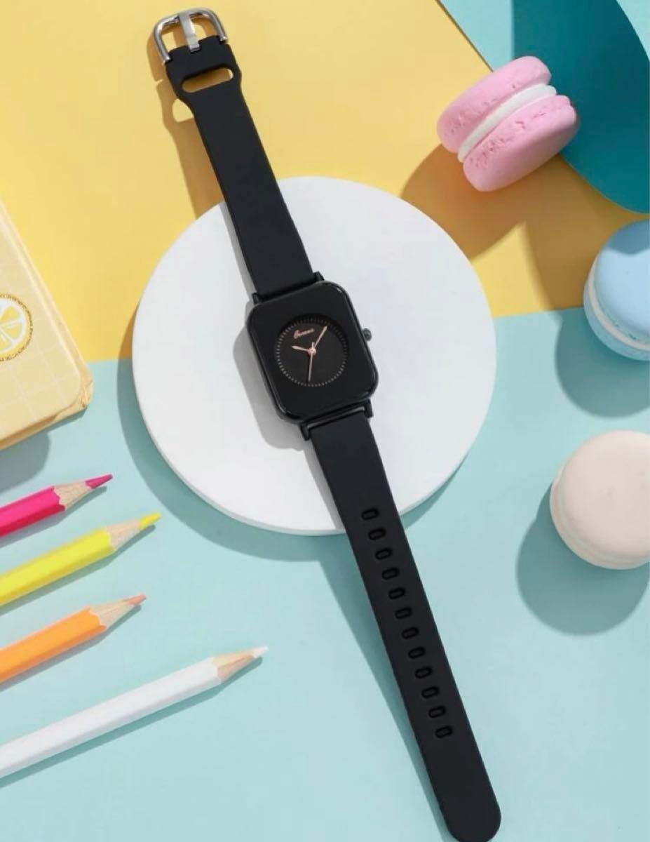 新品　レディースシンプルスクエア腕時計　ブラック　きれいめ　大人可愛い　カジュアル　フォーマル　モノトーン　アクセサリー　黒