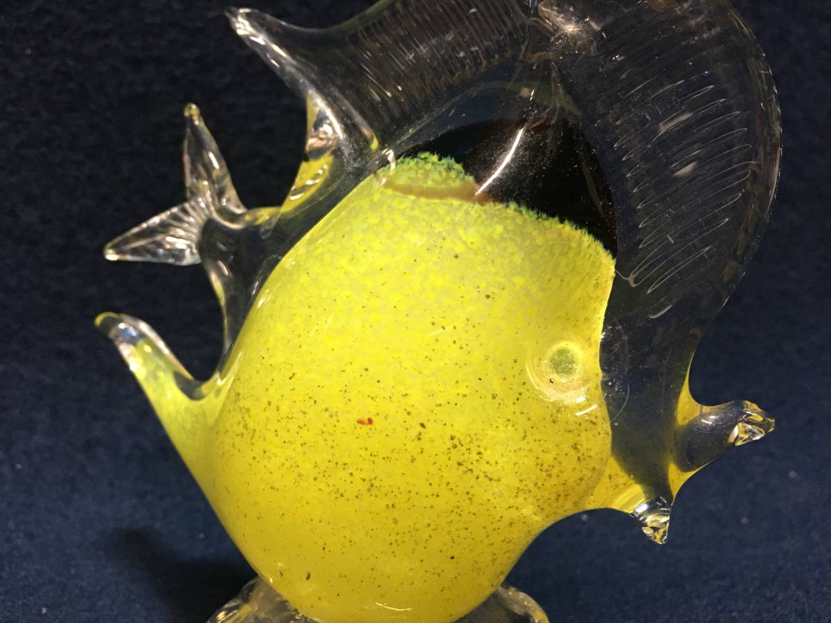 綺麗な感じ 硝子 クリスタル ガラス製品 熱帯魚 魚 黄色 エンゼルフィッシュ 文鎮 ペーパーウエイト 置物 飾り物 オブジェ 珍品 リアル動物の画像3