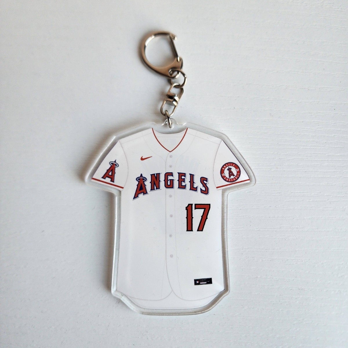 新品　大谷翔平　ロサンゼルス・エンゼルス　野球　ユニフォームキーホルダー　メジャーリーグ　両面印刷　アクリル　ホワイト　10cm_画像1