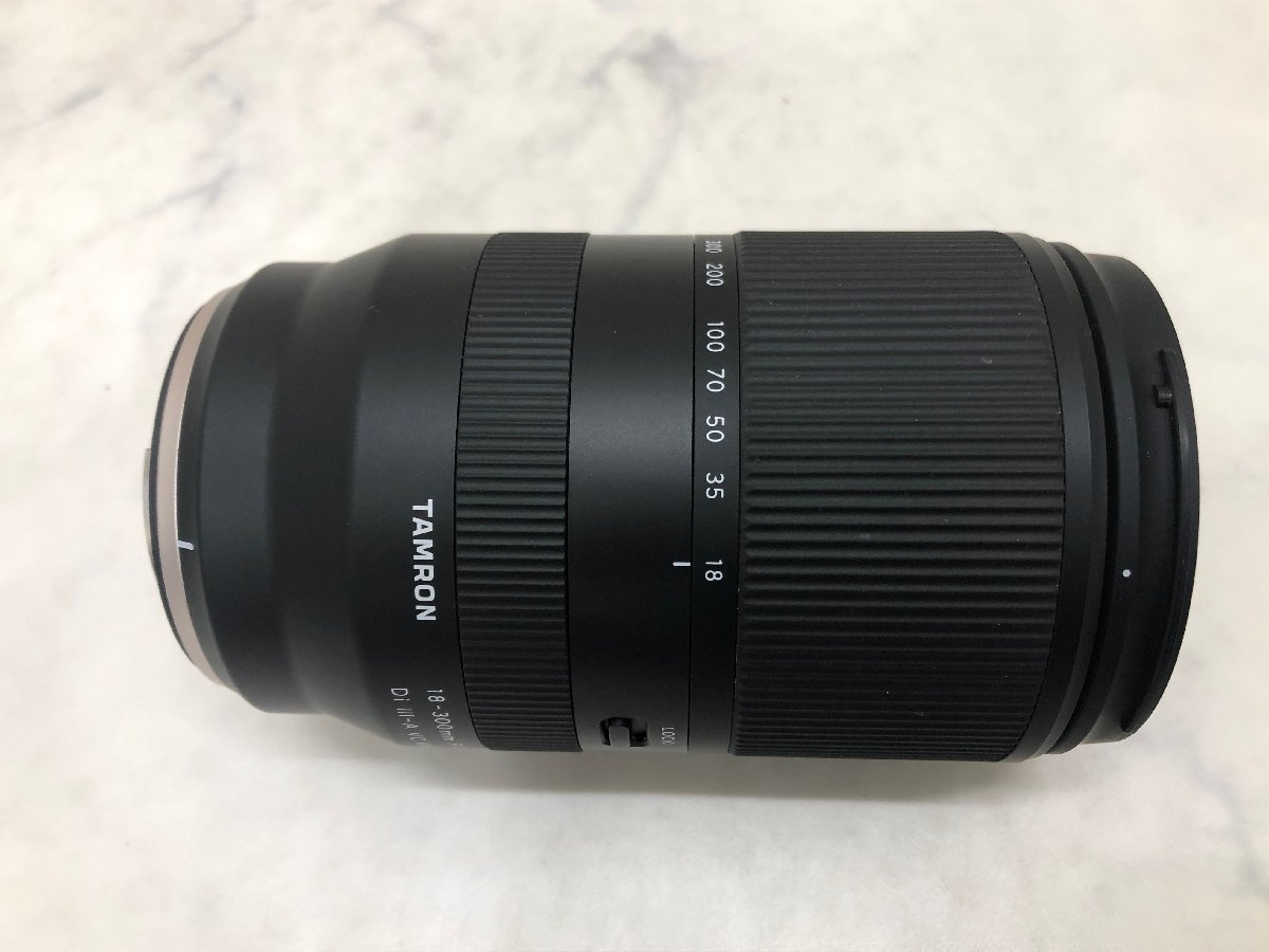 Y0912　中古品　レンズ　TAMRON　タムロン　18-300mm F/3.5-6.3 Di III-A VC VXD　【富士フィルムXマウント】　　【元箱あり】_画像4