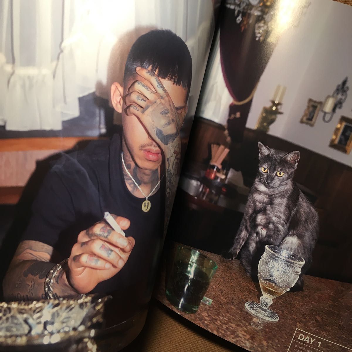 SWITCH Vol.36 No.7 WHO IS KOHH?