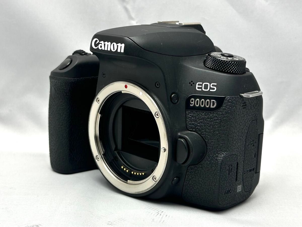 ショット数2200！Canon EOS 9000Dズームレンズキット♪