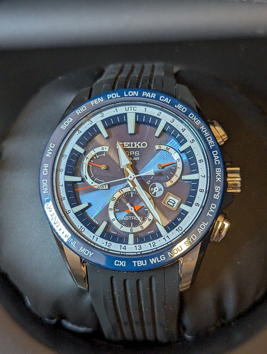 ★美品★セイコー　アストロン　SBXB053 　ラバーベルト SEIKO ASTRON 黒文字盤 GPSソーラー 腕時計_画像1