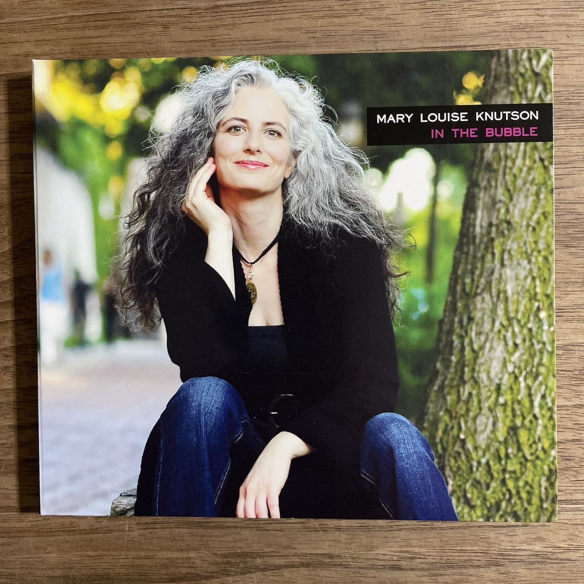 【レアピアノトリオCD】 MARY LOUISE KNUTSON 「IN THE BUBBLE」アメリカ盤　MERIDIAN JAZZ MJ2011 2011年録音　人気盤　入手難_画像1