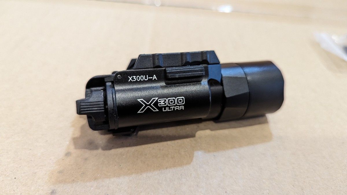 SUREFIRE X300ULTRAタイプ　ウェポンライト レプリカ