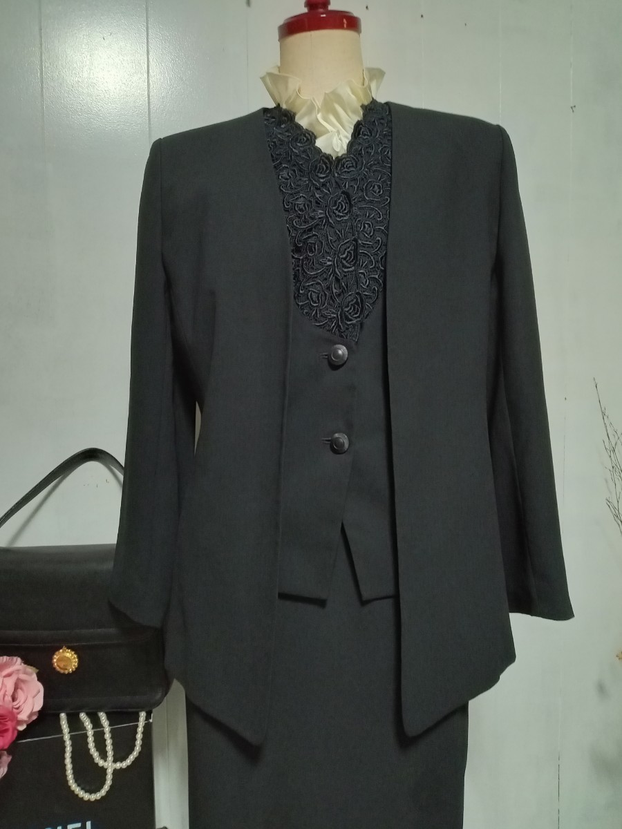 ◆送料無料◆ ブラックフォーマル3点セット 礼服 セレモニー スーツ セットアップ サイズM USED _画像2
