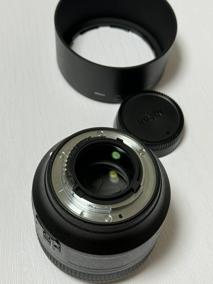 極美品★ Nikon 単焦点レンズ AF-S NIKKOR 85mm f/1.8G フルサイズ対応 ニコン （レンズ/フード/前後キャップ）_画像5