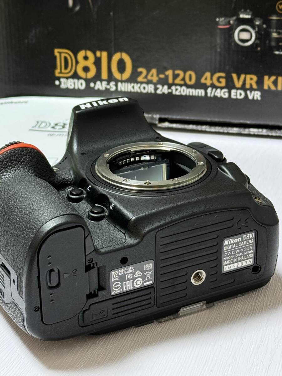 極美品シャッター数少★ Nikon デジタル一眼レフカメラ D810 24-120 VR レンズキット （社外バッテリーグリップ付き）シャッター数7938枚_ゴム類も大変きれいです。