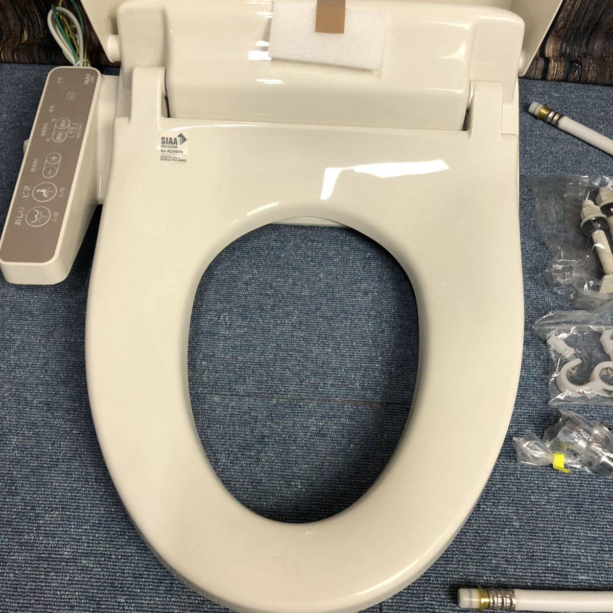 温水便座 inax CW-D11D 新品 未使用保管品 LIXIL温水洗浄便座 温水便座 inax CW-D11D 新品 未使用保管品 LIXIL温水洗浄便座