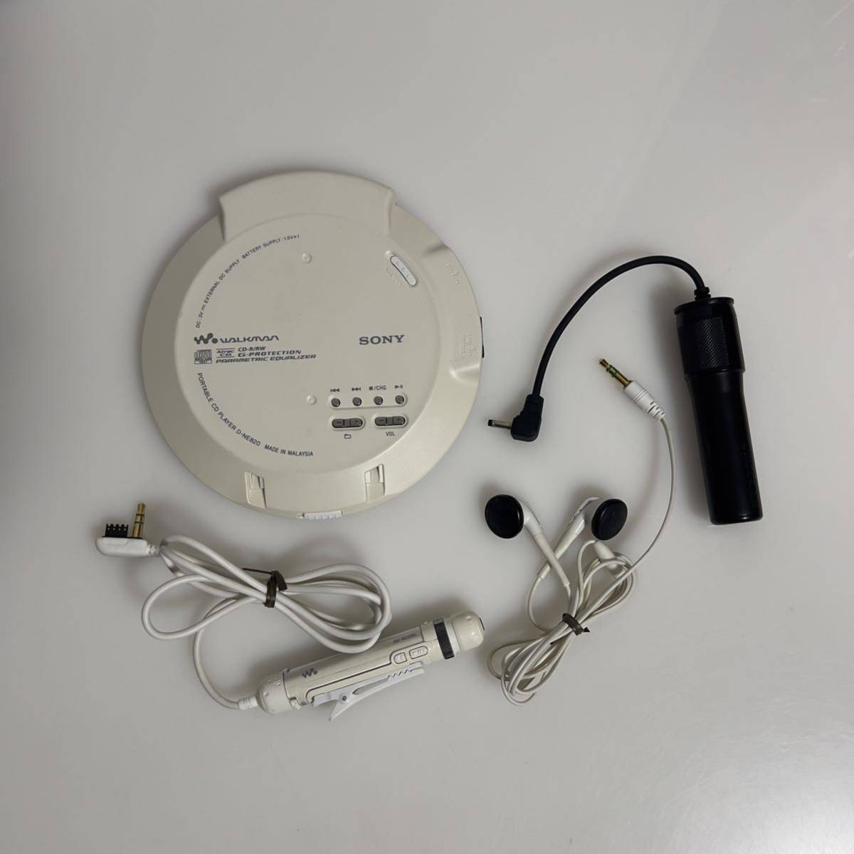 SONY WALKMAN D-NE820 ポータブルCD ウォークマン _画像2