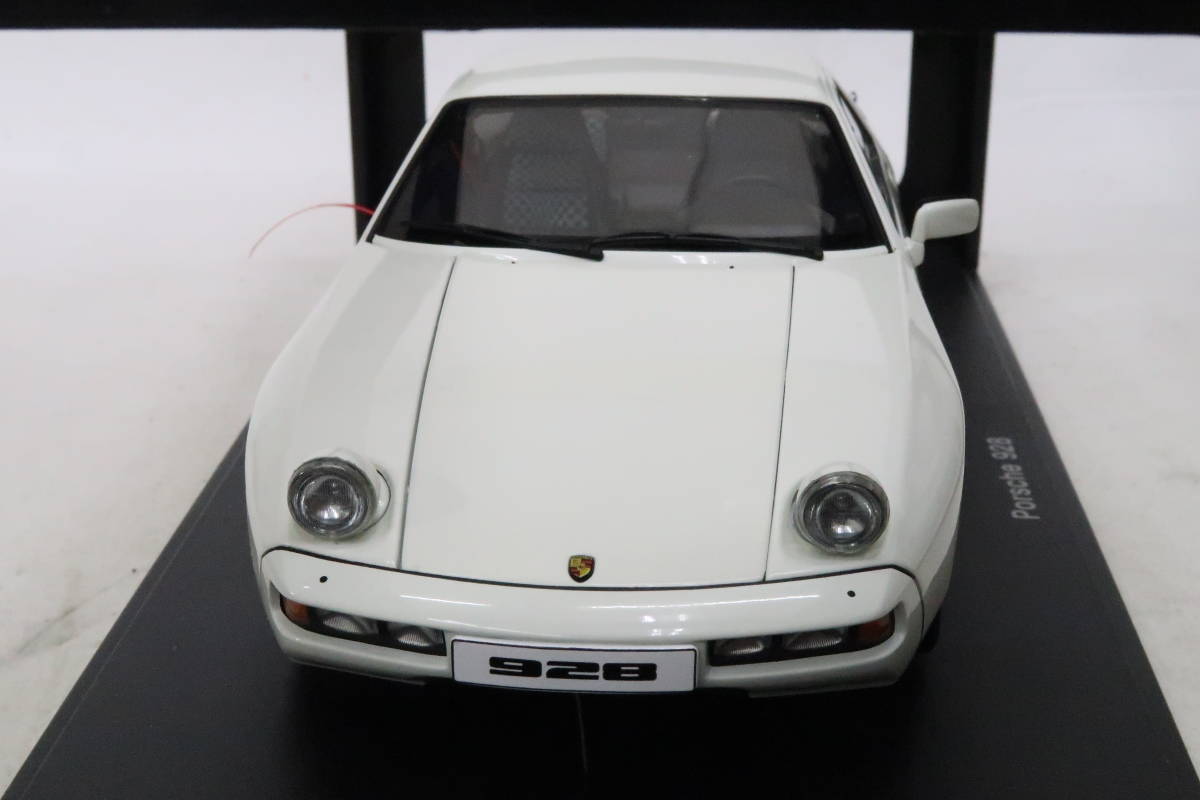 AUTOart PORSCHE 928 WHITE ポルシェ 箱付 1/18 イレハレ_画像3