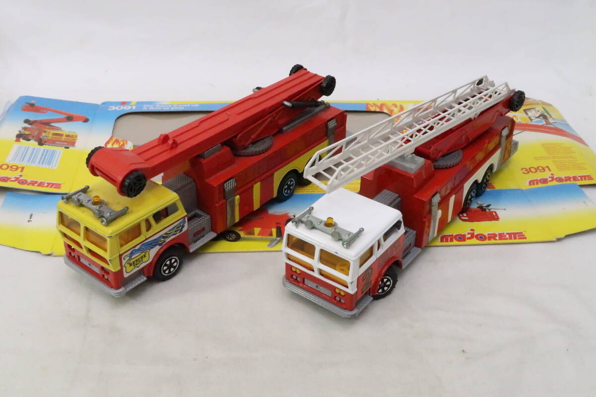 majorette RESCUE UNIT POMPIERS INCENDIE NACELLE 消防車 1/47 フランス製 2台 イレヨレ_画像1