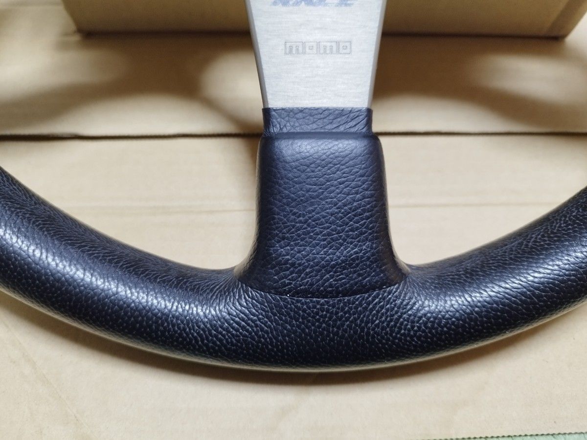 中古美品 MOMO ステアリング モモ RACE 汎用 TYP D35 KBA 70116 中古美品 MOMO ステアリング モモ RACE 汎用 TYP D35 KBA 70116