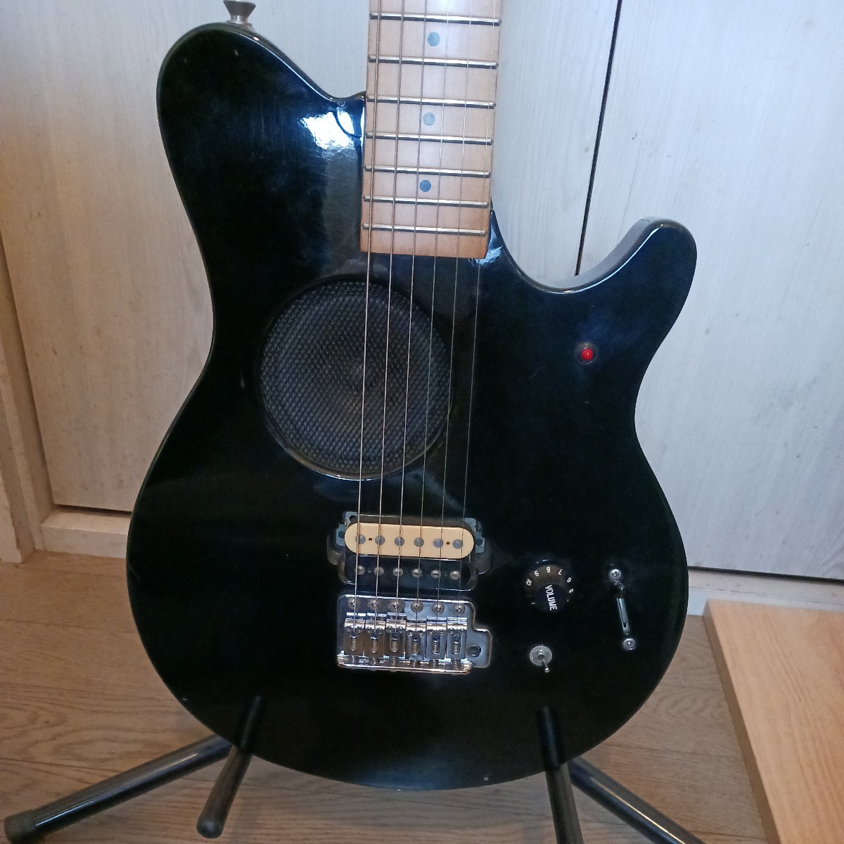 Worship Xmas Guitar Company DR-5 アンプ内蔵ミニギター Musicman Axis風 フジゲン製造 MIJ 調整済_画像3