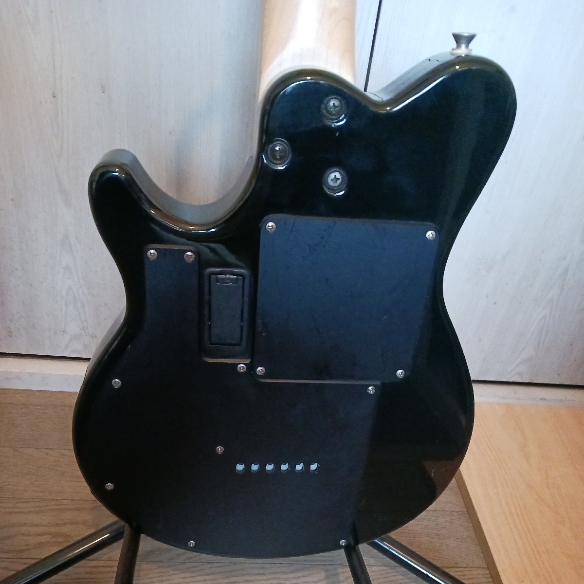 Worship Xmas Guitar Company DR-5 アンプ内蔵ミニギター Musicman Axis風 フジゲン製造 MIJ 調整済_画像4