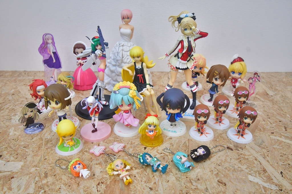 美少女フィギュア　マクロス　ランカ・リー　セーラームーン　けいおん　プリキュア　エヴァンゲリオン　など　フィギュア　大量　まとめて