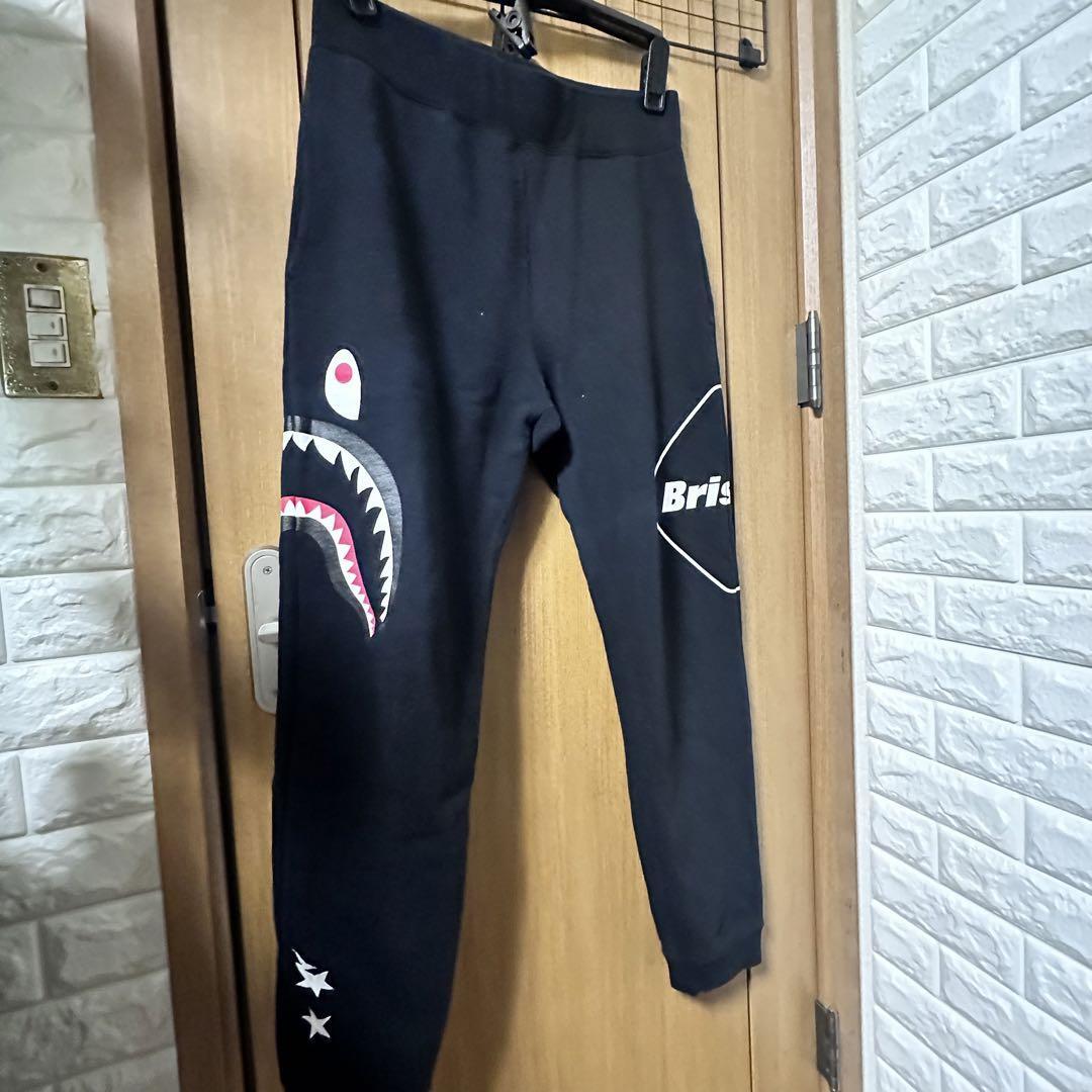 Bape × FCRB コラボ　shark sweat pants