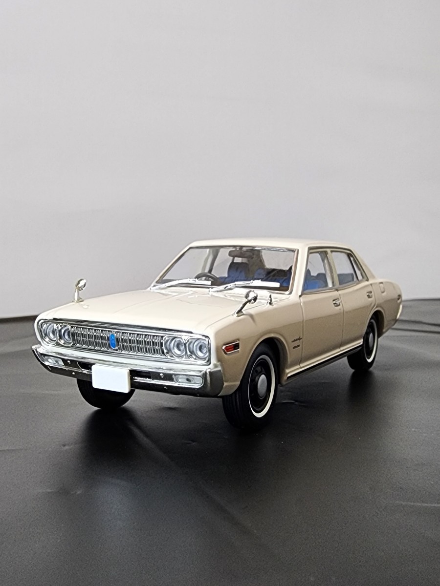 1/43 日産セドリックスタンダード 1973年式-