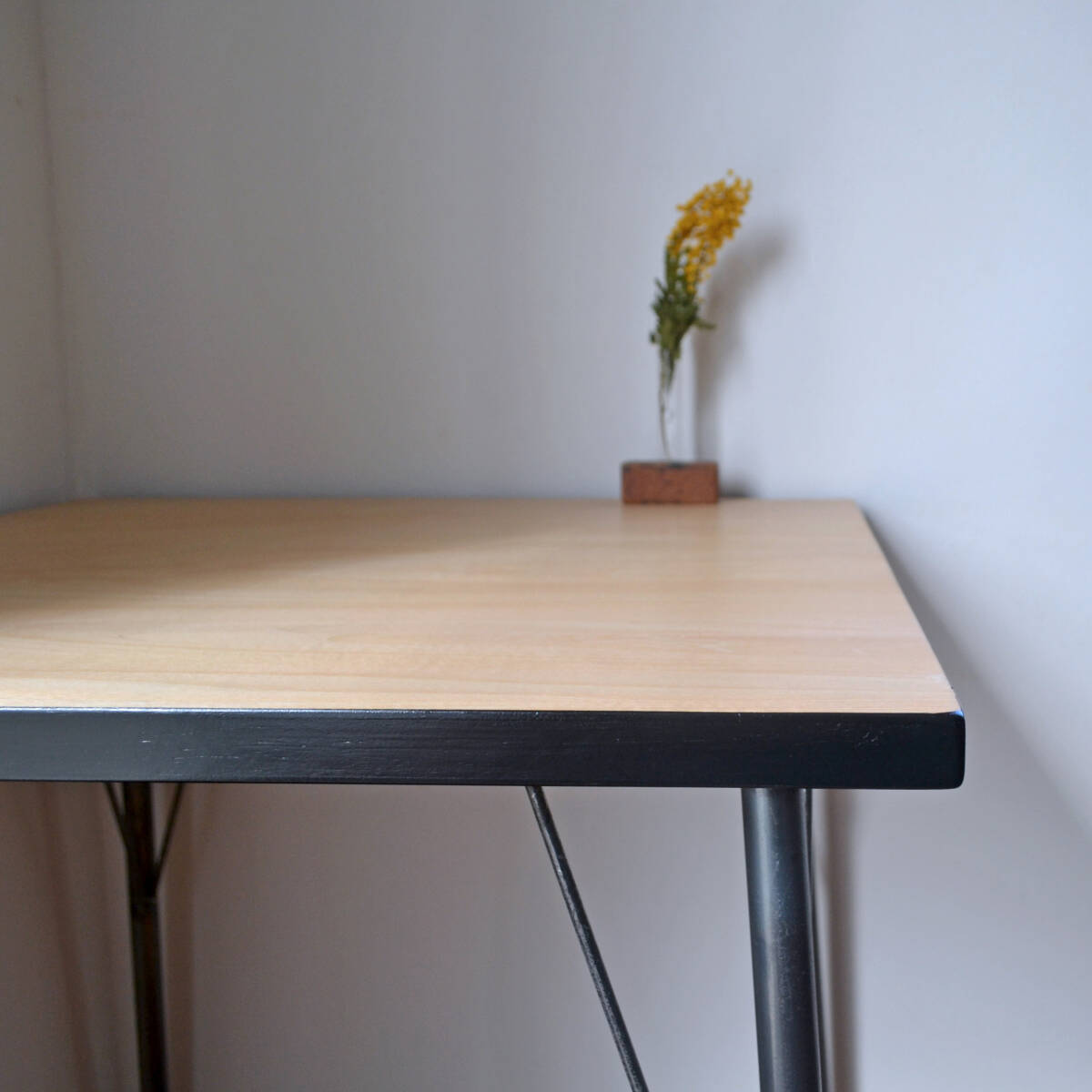 Simple cafe table black 60 iron leg テーブル シナ合板 カフェ コンパクト 鉄脚 鉄脚 シンプル _画像3