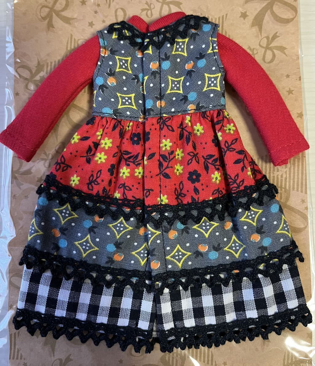 新品★作家様ハンドメイド★ネオブライスサイズ服★フラワー×チェック柄タートルネックワンピース★レッド★Blythe_画像2