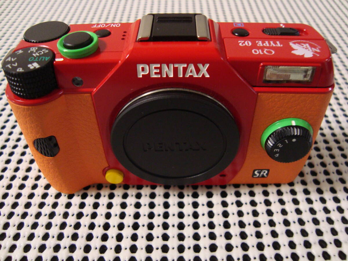 ■PENTAX ミラーレス一眼 Q10 エヴァンゲリオンモデル　ズームレンズキット_画像1