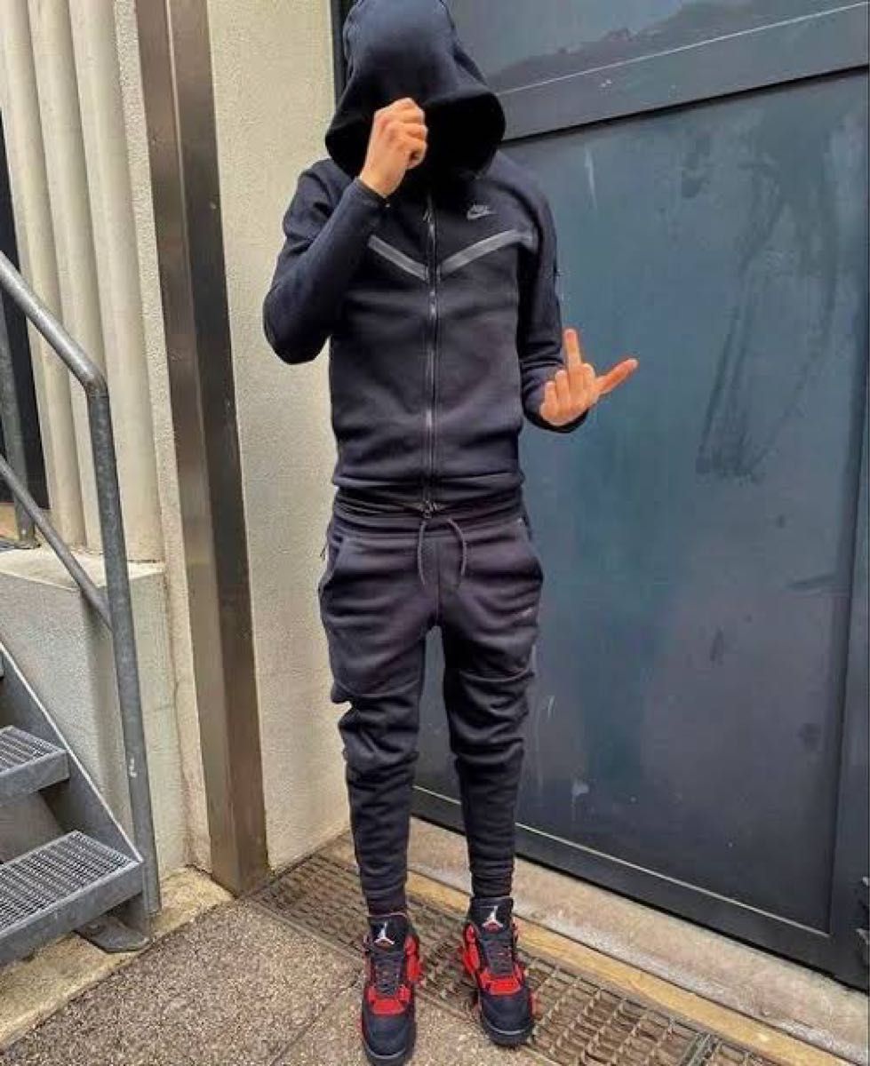 nike tech fleece ナイキ テックフリース Sサイズ ブラック nike tech fleece ナイキ テックフリース Sサイズ ブラック