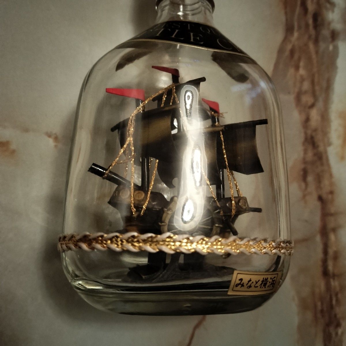 中古品　ヴィンテージウィスキー ミニチュアボトルと帆船模型セット